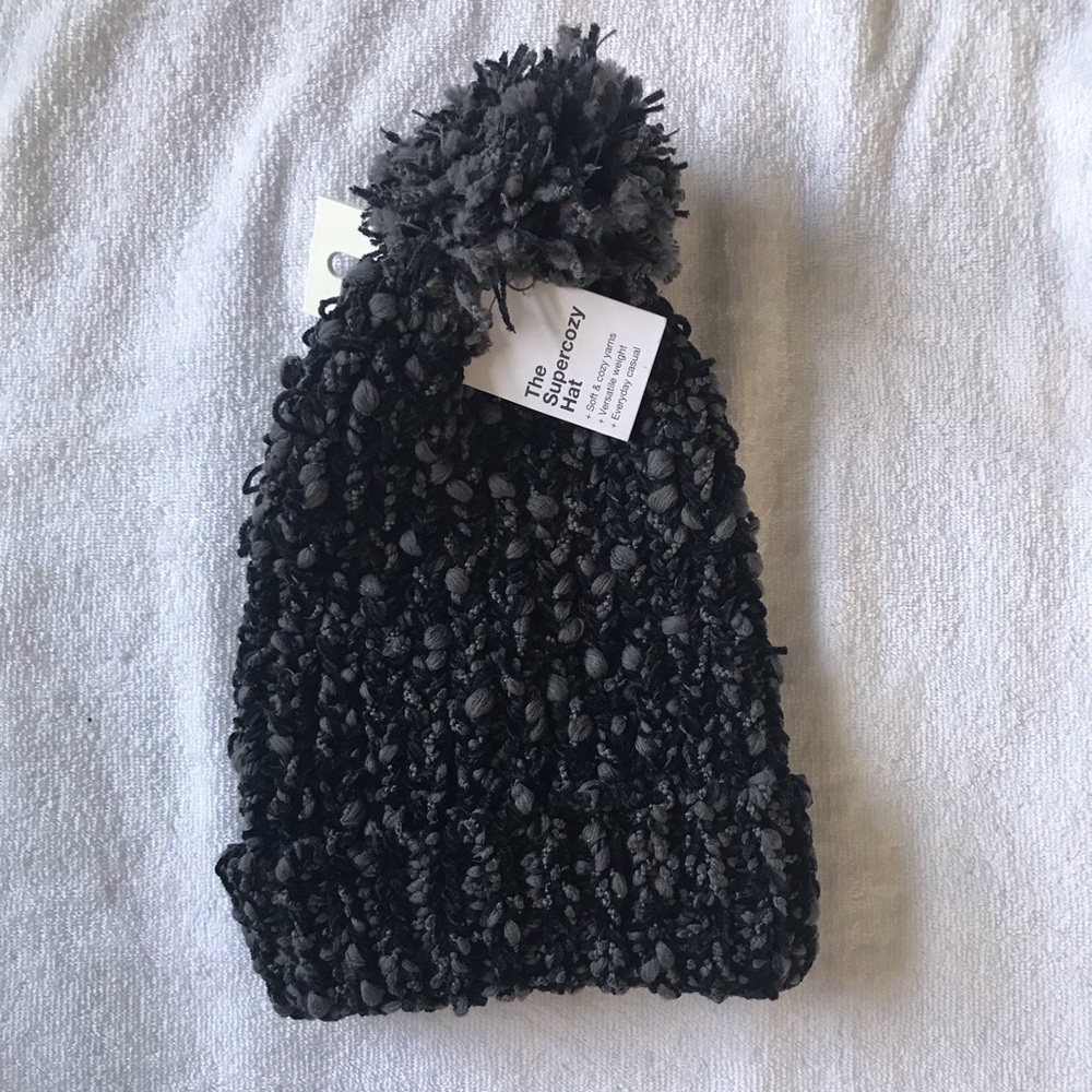 NWT The Supercozy Hat